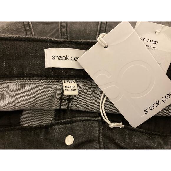 Sneak Peek Women's Frayed High Waist Skinny Boyfriend Jeans Size 1/W25 Black NWT - Picture 5 of 8